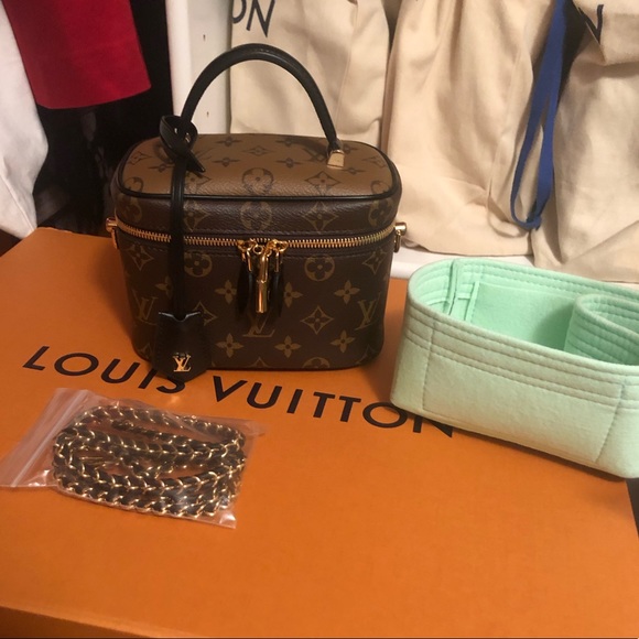 ✨🖤Louis Vuitton Vanity PM & Insert🖤✨ - Picture 2 of 16